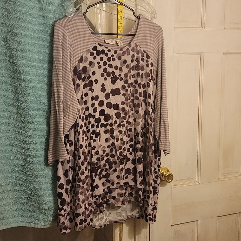 Nwot, Logo Lori Goldstein, Mauve Light, stripes, brown spots, Excellent top
